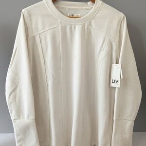 Women’s NWT Liv Outdoor Cream Thermal Long Sleeve Shirt. Size Large